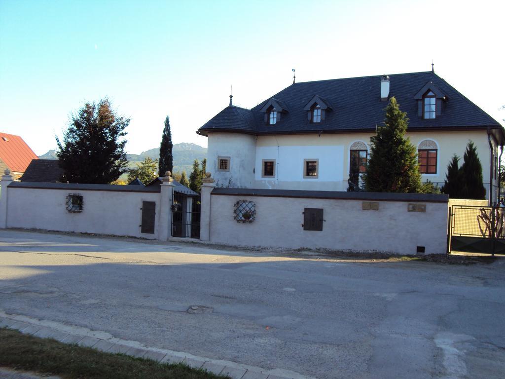 Castle Kastiel Kotesova Apartment ภายนอก รูปภาพ