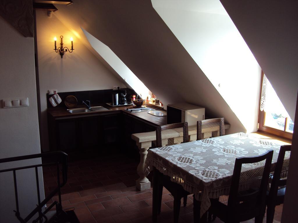 Castle Kastiel Kotesova Apartment ภายนอก รูปภาพ