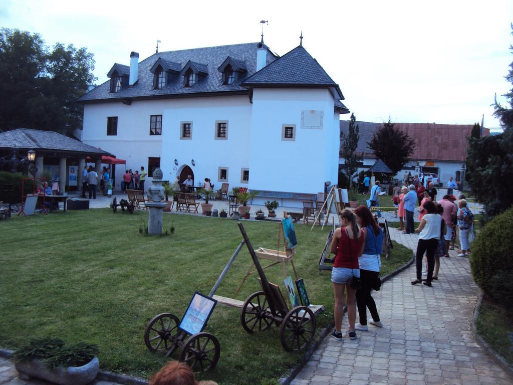 Castle Kastiel Kotesova Apartment ภายนอก รูปภาพ