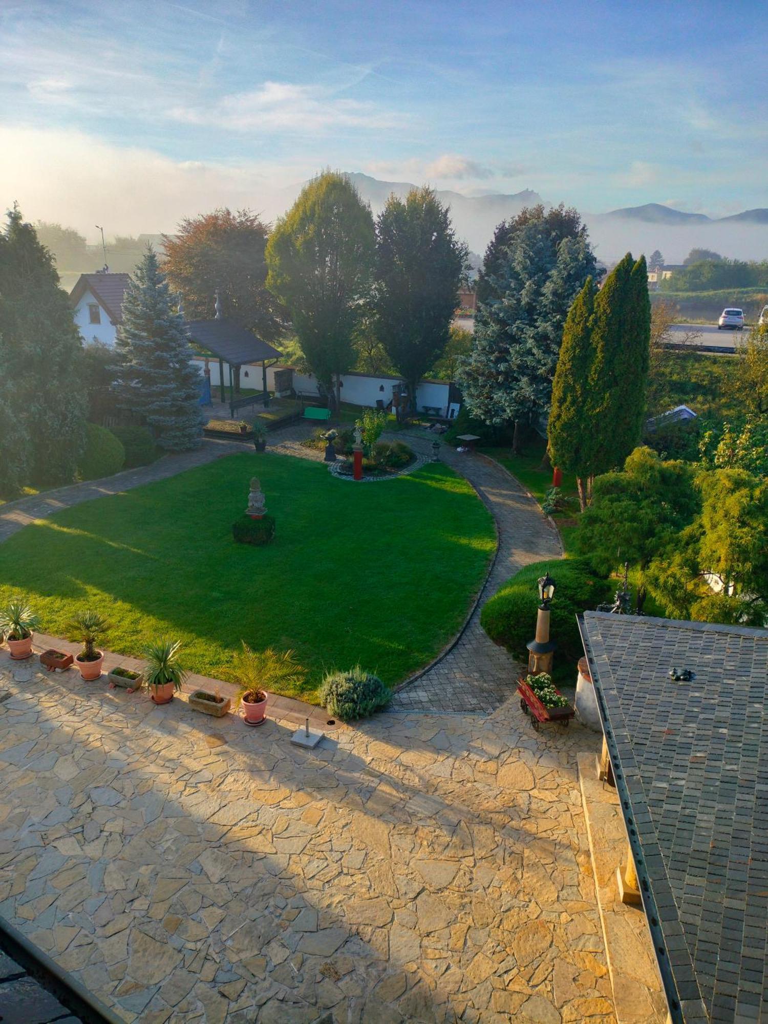 Castle Kastiel Kotesova Apartment ภายนอก รูปภาพ