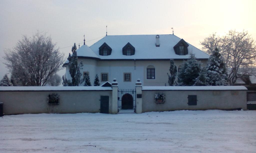 Castle Kastiel Kotesova Apartment ภายนอก รูปภาพ
